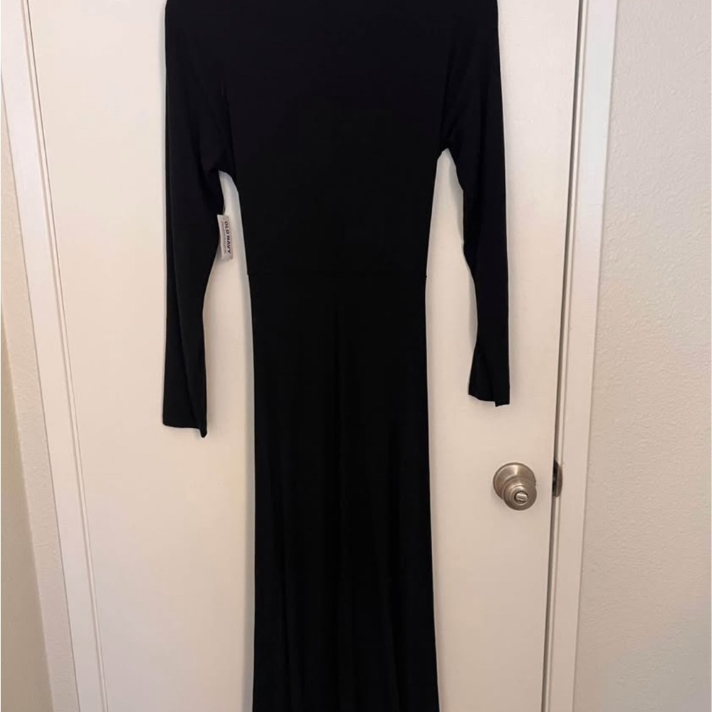 Old Navy Front Twist Cutout Long Sleeve Dress